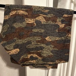 LulaRoe leggings, camouflage TC2, worn twice